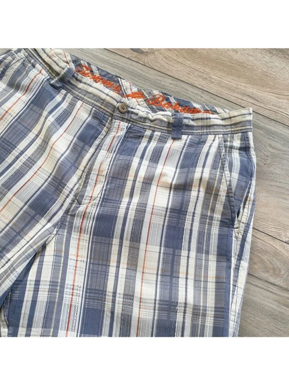 Tommy Bahama Mens Plaid Bermuda Shorts Blue White Orange Size 32 Casual Beach